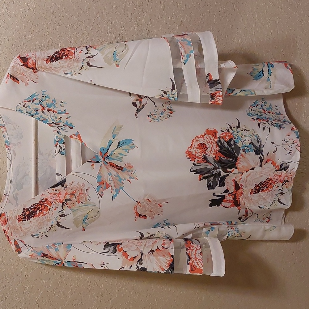 White Floral V-Neck Blouse XXL Bell Sleeve Mesh Detail Top
